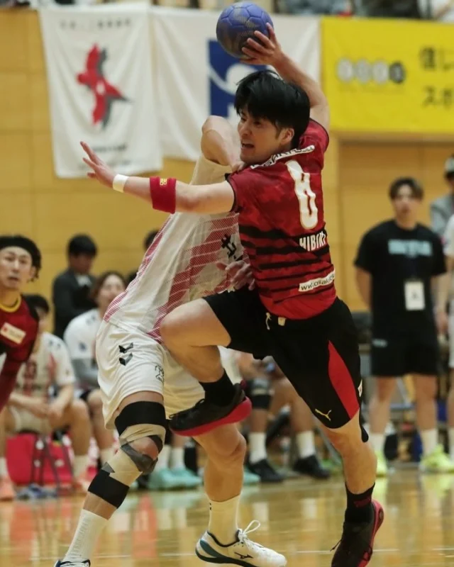 LEAGUE H男子第25節

【試合情報】
日時:5/17(土)13:00〜

会場:愛知県　東海市民体育館

対戦:大崎オーソル埼玉vs大同フェニックス東海

LEAGUE Hレギュラーシーズンも残り2戦となりました！
この1年間戦ってきた成果をしっかり出して
最後まで戦い抜きます！

アウェイでの試合ですが、ぜひ会場で大崎オーソル埼玉の応援をよろしくお願いいたします。

#1osol
#osakiosol
#OSAKIOSOLSAITAMA
#大崎オーソル埼玉
#大崎電気工業株式会社
#オーソル埼玉
#リーグH
#leagueh
#ハンドボール