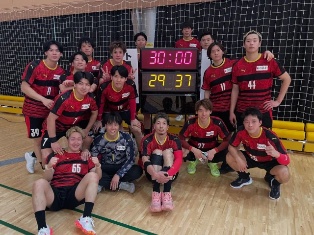 高松宮記念杯第13回全日本社会人選手権大会
決勝リーグ

【試合結果】
大崎オーソル埼玉37(18-14,19-15)29トヨタ自動車東日本レガロッソ宮城

【得点】
No,11井手7点　No,55神初5点　No,25鈴木5点　
No,19末岡3点　No,松浦3点　No,7木太2点
No,藤田2点　No,13山崎2点　No,27西山2点
No,39松原2点　No,1高光1点　No,9林原1点
No,18香川1点　No,97久保寺1点

前半からリードはするものの、点差がなかなか離れず膠着状態が続いた展開となりました。
後半DFで粘り、OFでは体を張ったカットイン・速攻で得点が続き、徐々に点差を離し37-29で勝利！！

応援ありがとうございました！
明日も配信がありますのでよろしくお願いします！

【試合情報】
日時:7/5(土)13:00〜

会場:宮城県　宮城野体育館

対戦:大崎オーソル埼玉vsトヨタ紡織九州レッドトルネード佐賀

動画時代にて配信あり！
観戦は無料です！

#1osol
#OSAKIOSOLSAITAMA
#大崎電気工業株式会社
#大崎電気
#大崎オーソル埼玉
#オーソル埼玉
#ハンドボール
#高松宮記念杯第13回全日本社会人選手権大会
#宮城野体育館
#動画時代